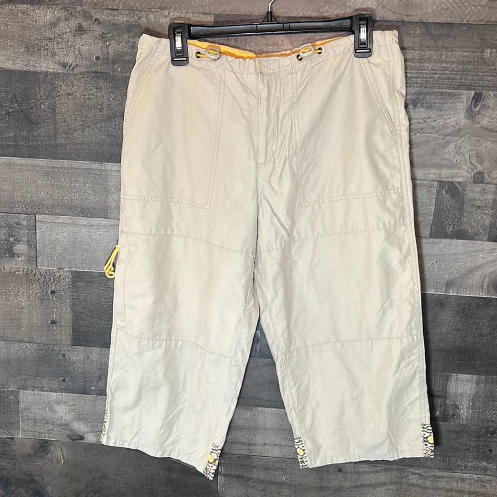 Light Khaki American Eagle Cropped Pants